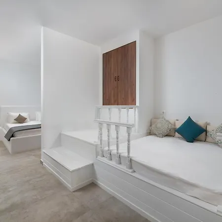 Stegna Akti Luxury מלון *